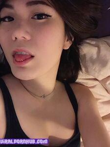 Foto nude di Hafu Youtuber trapelate