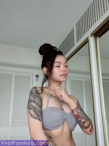 Bella Poarch Carine Foto in Bikini