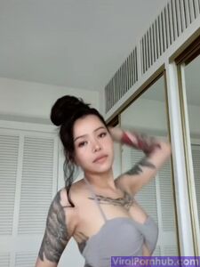 Bella Poarch Carine Foto in Bikini