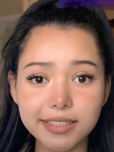 Bella Poarch'un seksi yakın çekim fotoğrafları