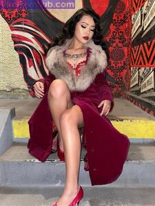Bella Poarch Vestito Rosso Sexy