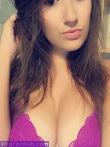 Fughe di Nudi Amatoriali di Katelyn Skankon