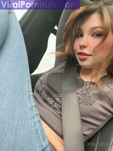 Belle Delphine - neue Leaks Mega (34 Bilder & 1 Video)