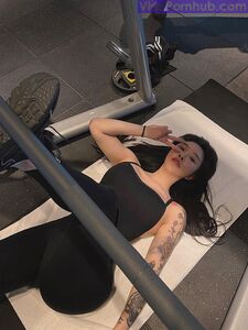 Songyuxin Hitomi Onlyfans 泄露照片集 - 付费角色扮演套装