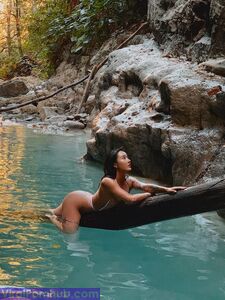 Songyuxin Hitomi Onlyfans 泄露照片集 - 付费角色扮演套装