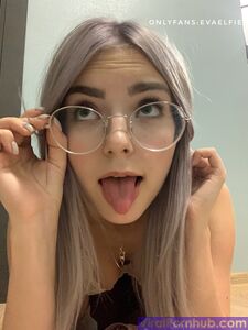 Foto trapelate di Eva Elfie su Onlyfans