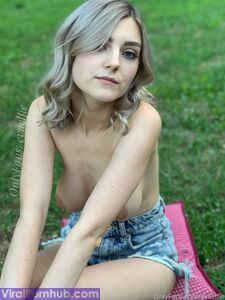 Foto trapelate di Eva Elfie su Onlyfans