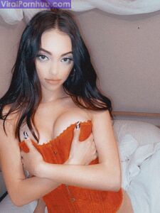 Album nudo di Seyna Hardin su Onlyfans trapelato