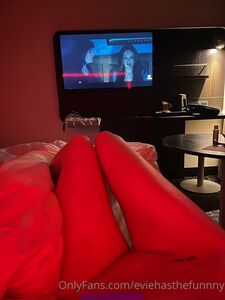 Eviehasthefunnny Onlyfans 流出 最新のヌード写真