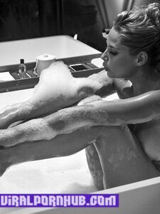 Fotos desnudas de Genevieve Morton filtradas