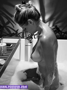 Genevieve Morton的裸照泄露