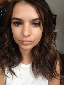 Foto nude di Emily Ratajkowski
