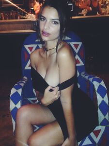 Fotos desnudas de Emily Ratajkowski
