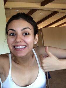 Victoria Justice Nacktfotos