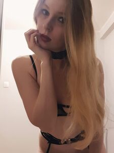 Beata 30 moglie BDSM polacca puttana