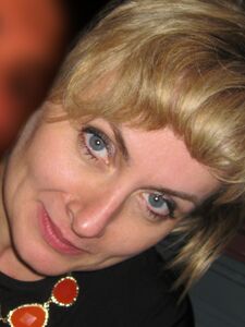 Caroline matura puttana all'aperto