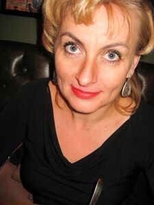 Caroline matura puttana all'aperto