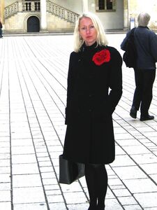 波兰裔法国妻子被情人强奸