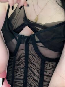 Alyri 最新的 Onlyfans 高级泄露