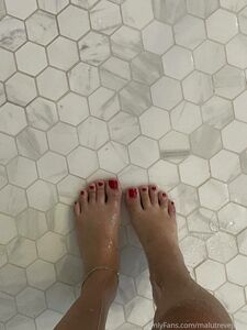 Malu Trevejo Ensemble de pieds Onlyfans fuité