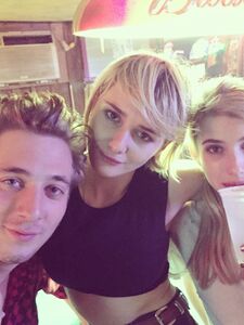 Super carina attrice Addison Timlin fughe di nudi