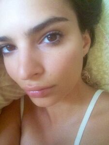 Filtraciones Desnudas de la Super Modelo Emily Ratajkowski