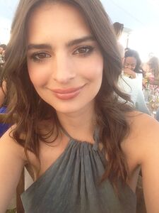 Filtraciones Desnudas de la Super Modelo Emily Ratajkowski
