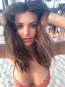 Filtraciones Desnudas de la Super Modelo Emily Ratajkowski