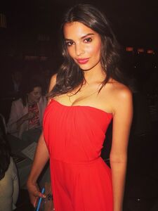 Filtraciones Desnudas de la Super Modelo Emily Ratajkowski