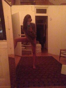 Super Model Emily Ratajkowski Nude Leaks