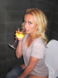 ヘイデン・パネッティエールのヌードプライベート写真が流出