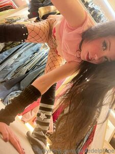Belle Delphine Nuda Gomma da masticare Emo Set Onlyfans Trapelato