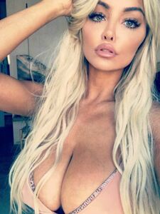 Lindsey Pelas'ın Çıplak Fotoğrafları Sızdı