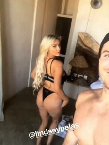 Lindsey Pelas'ın Çıplak Fotoğrafları Sızdı