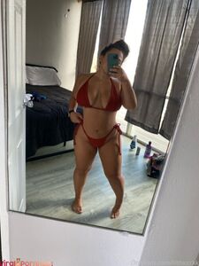Lilthiccckk Kurviger Hintern und große Brüste Neueste Onlyfans Leaks Fotos