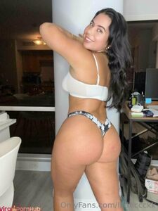 Lilthiccckk Kurviger Hintern und große Brüste Neueste Onlyfans Leaks Fotos