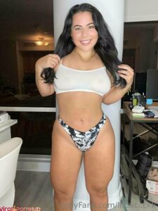 Lilthiccckk Kurviger Hintern und große Brüste Neueste Onlyfans Leaks Fotos