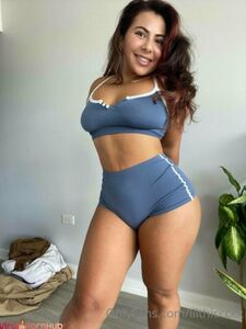 Lilthiccckk Kurviger Hintern und große Brüste Neueste Onlyfans Leaks Fotos