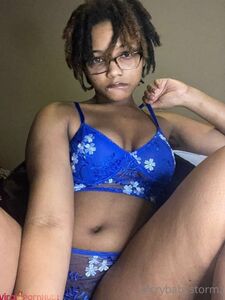 Cloudyxkinks（別名ciarastormzxo）の黒人ヌードマンコとおっぱい、最新のOnlyFansリーク写真