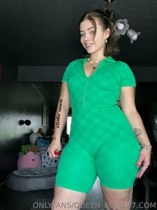 queen_egirl27 OnlyFans-Album