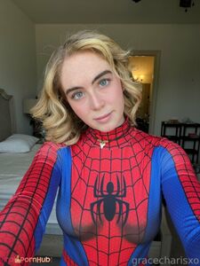 Grace Charis Nues Seins et Gros Plan sur le Fessier Onlyfans Dernières Fuites Photos