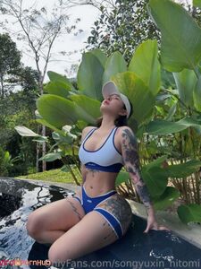 Hitomi Songyuxin Aka Syx_hitomi Poitrine nue et gros fessier Photos leaks Onlyfans