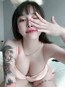 Hitomi Songyuxin Aka Syx_hitomi Seno nudo e grande fondoschiena Foto leaks Onlyfans