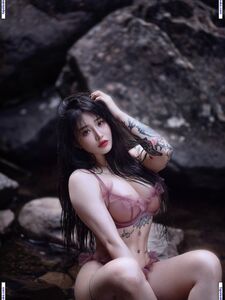 Hitomi Songyuxin Aka Syx_hitomi Nackte Brüste und großer Hintern Onlyfans Leaks Fotos