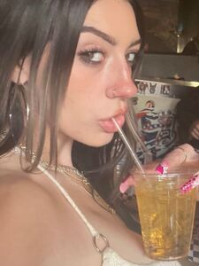 Hoopstheking Aka Painnnkilllerrr Poitrine Nue Et Tétons Excités Fuites Photos