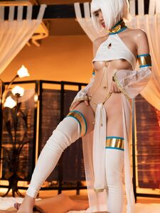 Sara loves to use men as her sex toys - Cospuri 0303