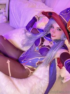 Belle Delphine Mona Cosplay Nackt Muschi Reitet Dildo Onlyfans Leaks Fotos