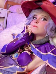 Belle Delphine Mona Cosplay Nackt Muschi Reitet Dildo Onlyfans Leaks Fotos