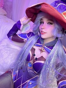 Belle Delphine Mona Cosplay Nackt Muschi Reitet Dildo Onlyfans Leaks Fotos