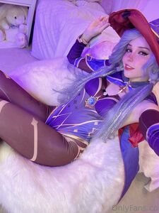 Belle Delphine Mona Cosplay Nackt Muschi Reitet Dildo Onlyfans Leaks Fotos